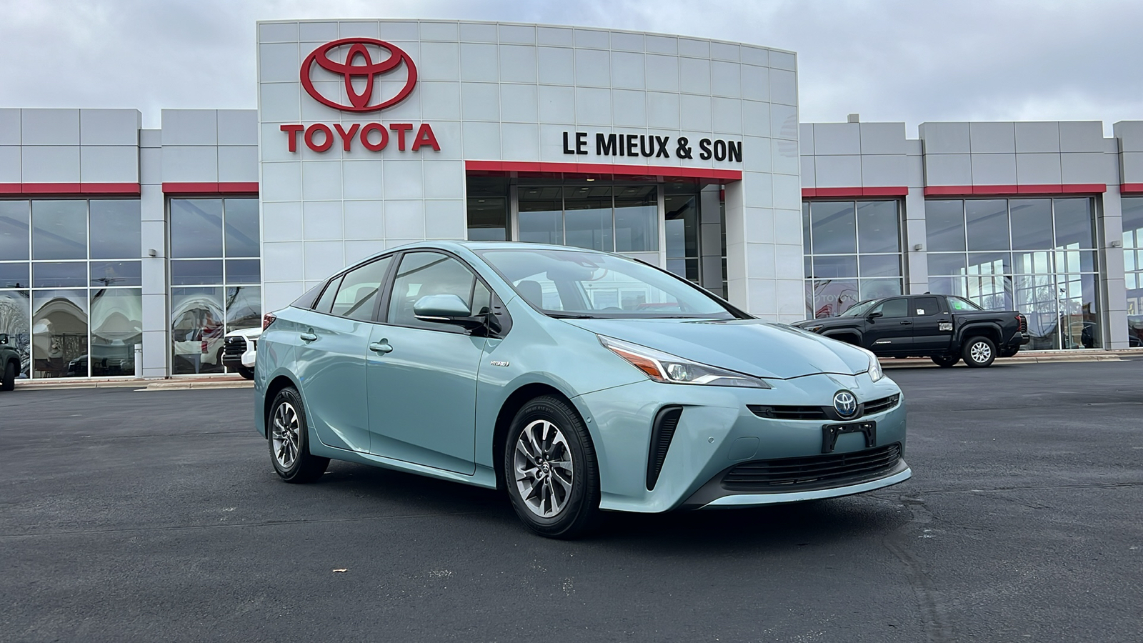 2019 Toyota Prius XLE 1