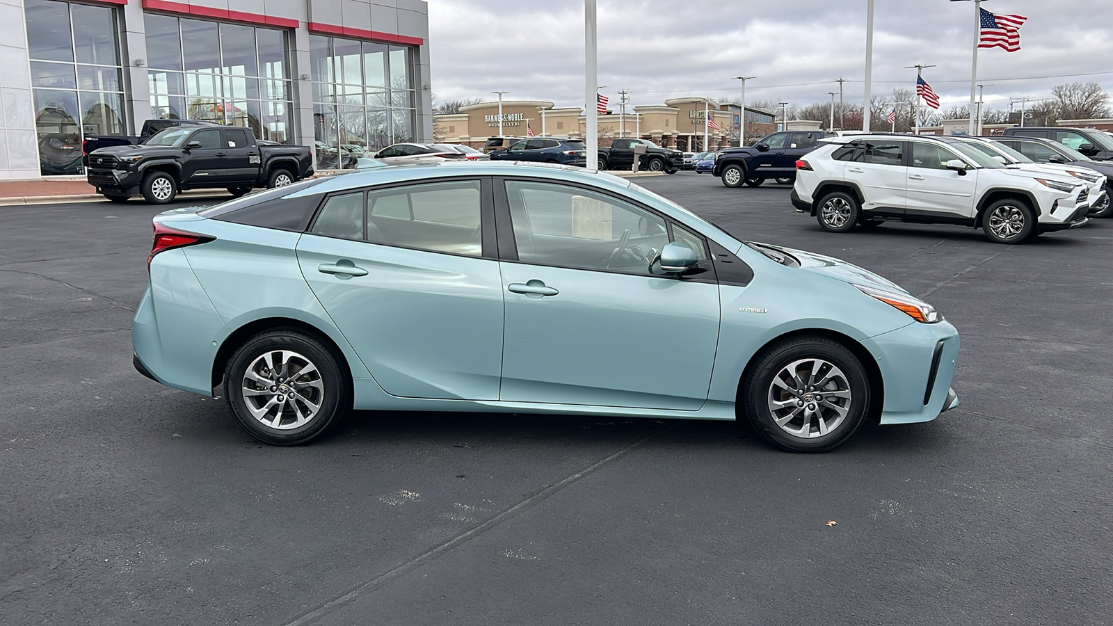 2019 Toyota Prius XLE 2