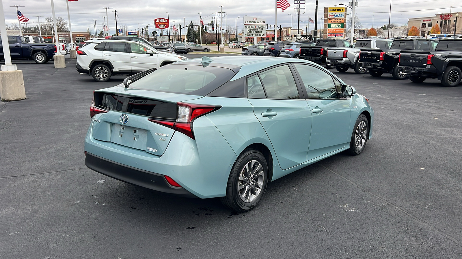 2019 Toyota Prius XLE 3