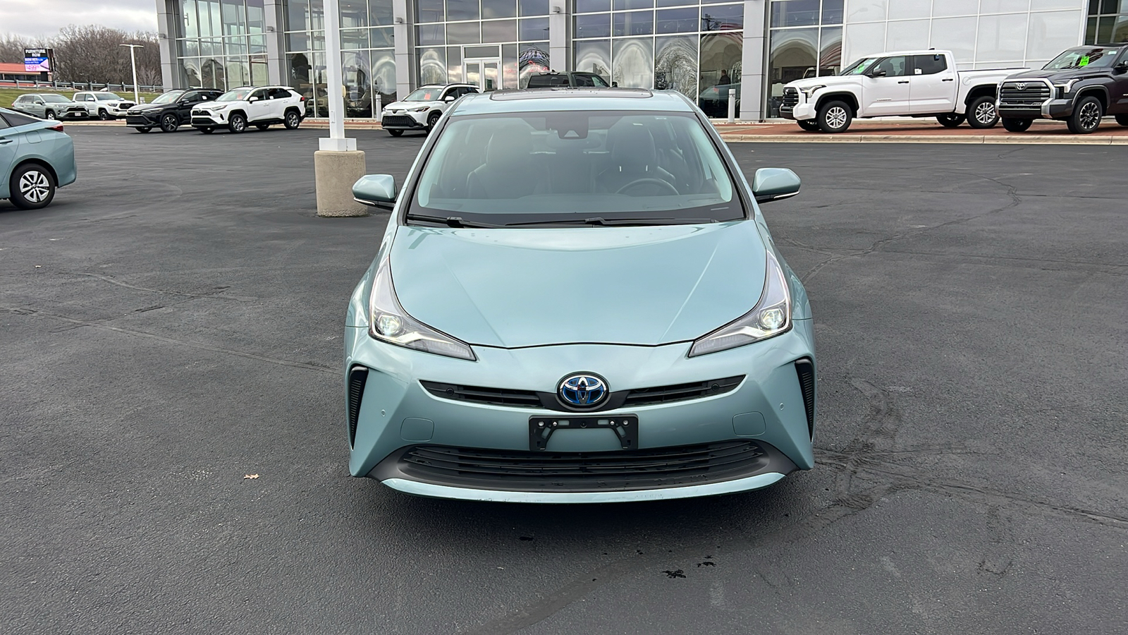 2019 Toyota Prius XLE 32