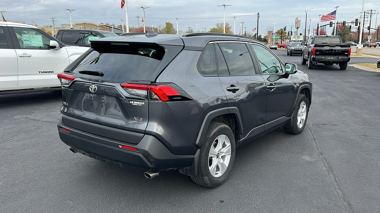 2021 Toyota RAV4 XLE 3