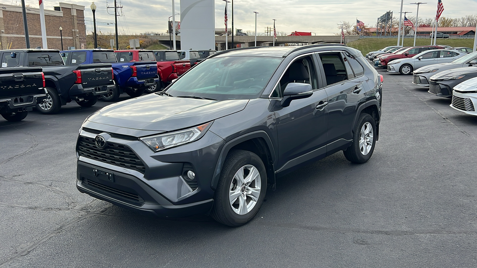 2021 Toyota RAV4 XLE 7