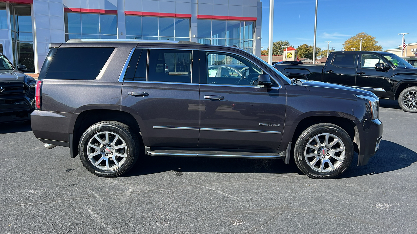 2017 GMC Yukon Denali 2