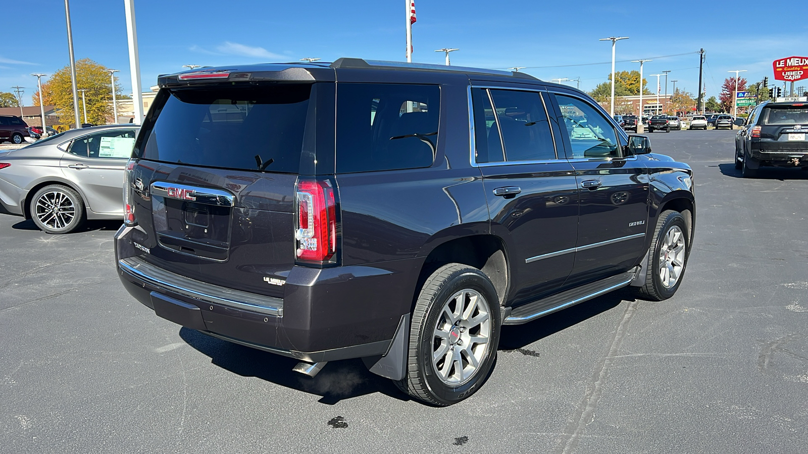 2017 GMC Yukon Denali 3