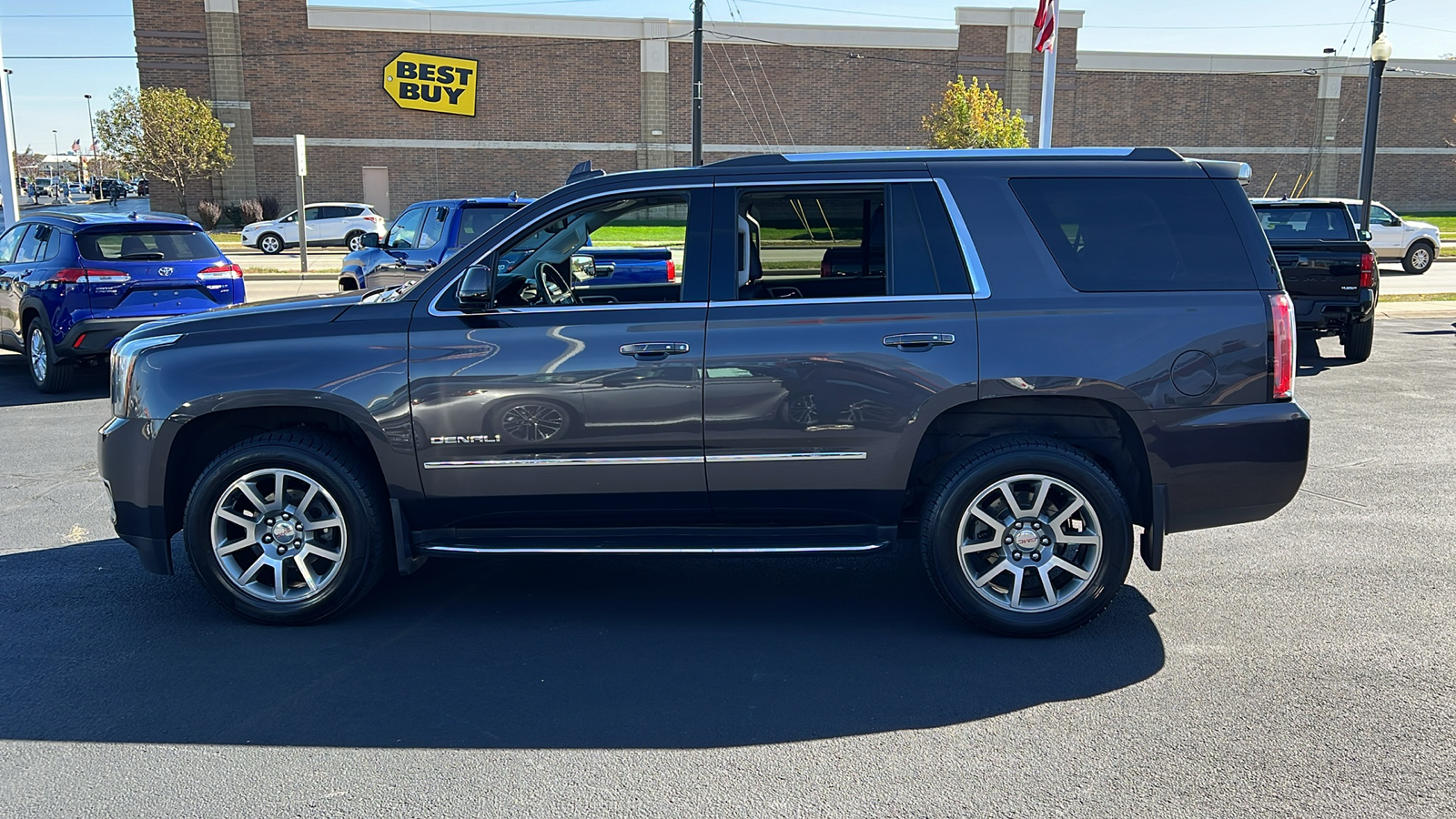 2017 GMC Yukon Denali 6