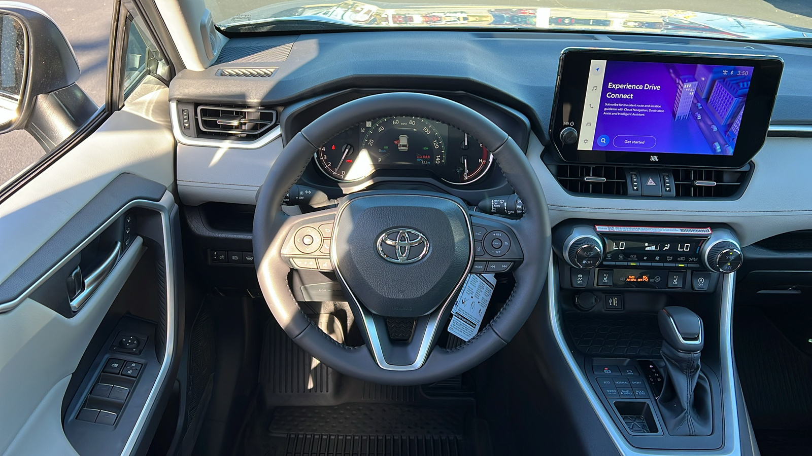 2024 Toyota RAV4 XLE Premium 9