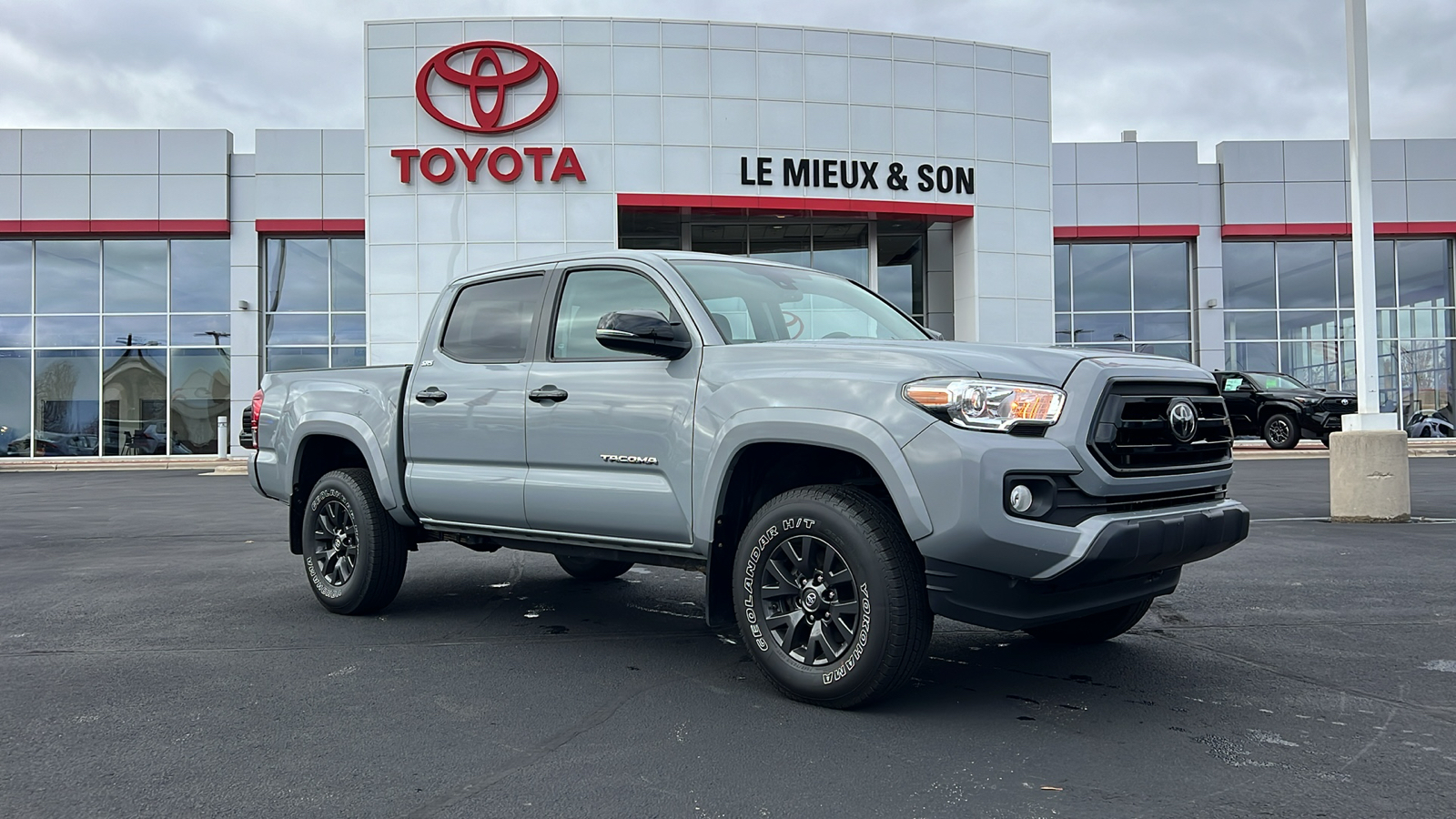 2020 Toyota Tacoma SR5 1