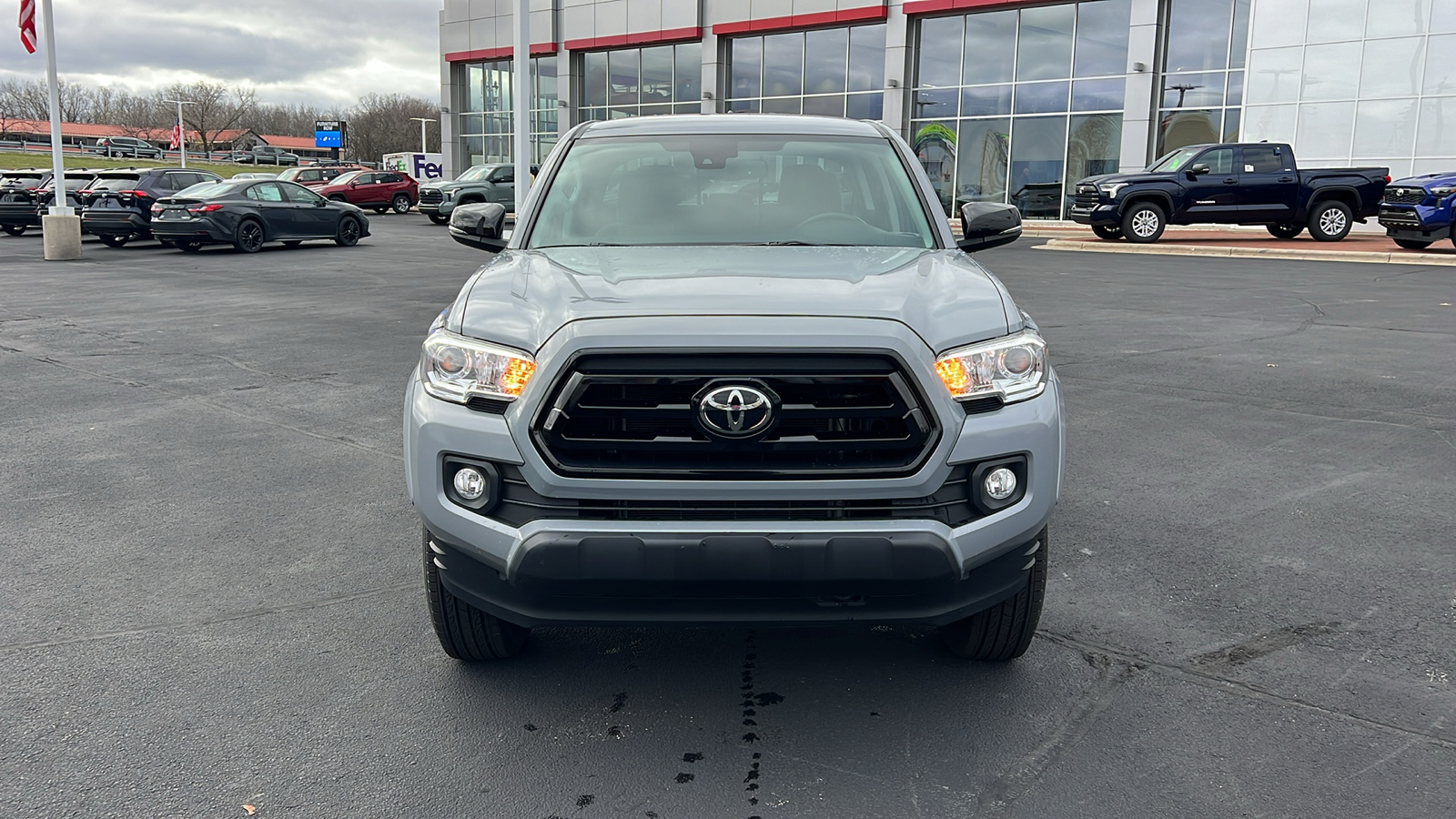 2020 Toyota Tacoma SR5 28