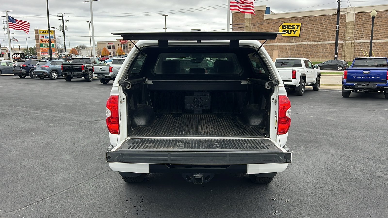 2018 Toyota Tundra Limited 29