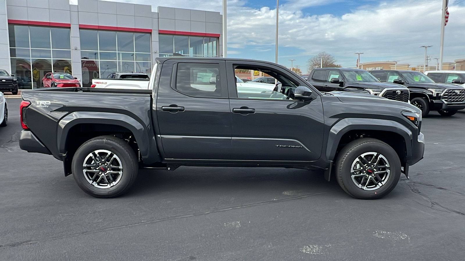 2024 Toyota Tacoma TRD Sport 2