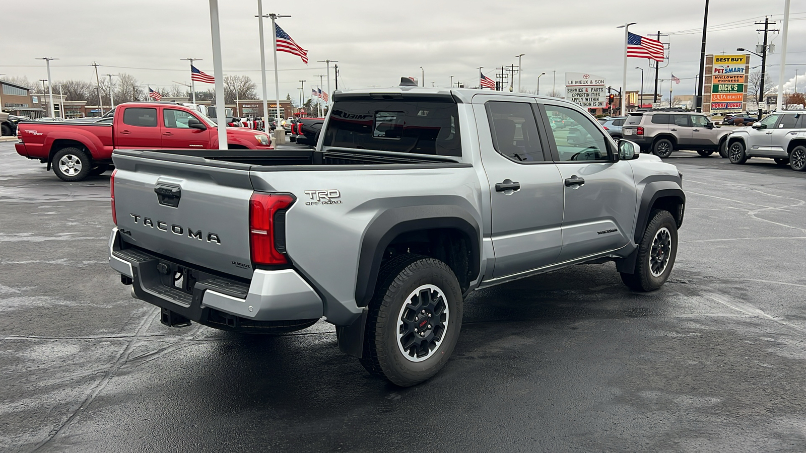 2024 Toyota Tacoma TRD Off-Road 3