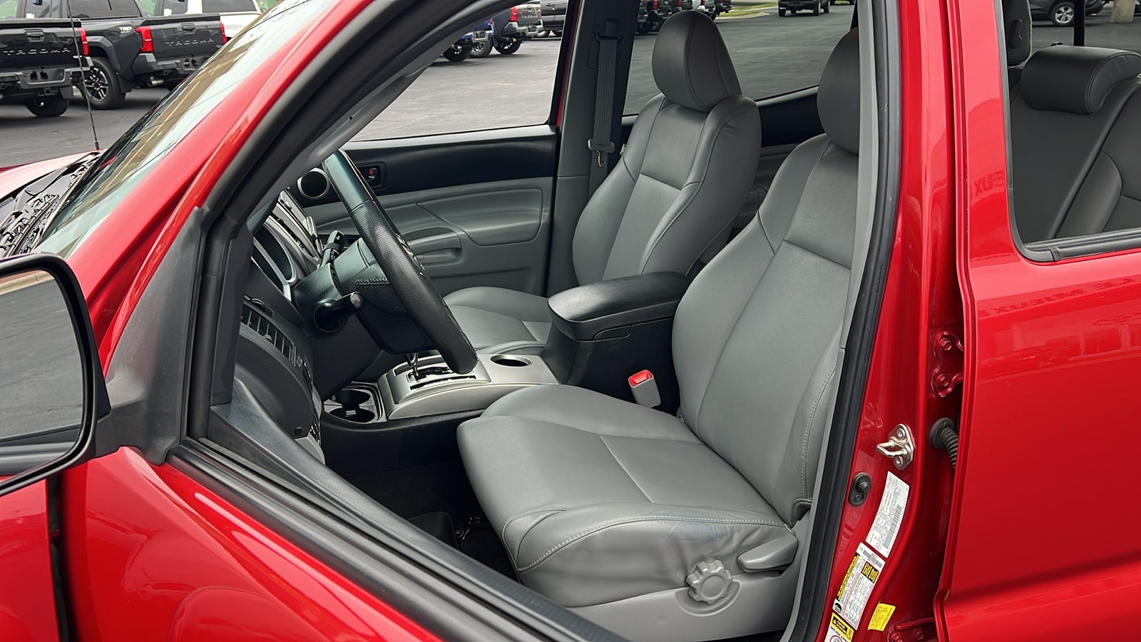 2015 Toyota Tacoma Base 24