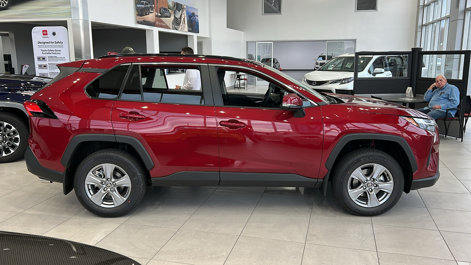 2024 Toyota RAV4 XLE 2