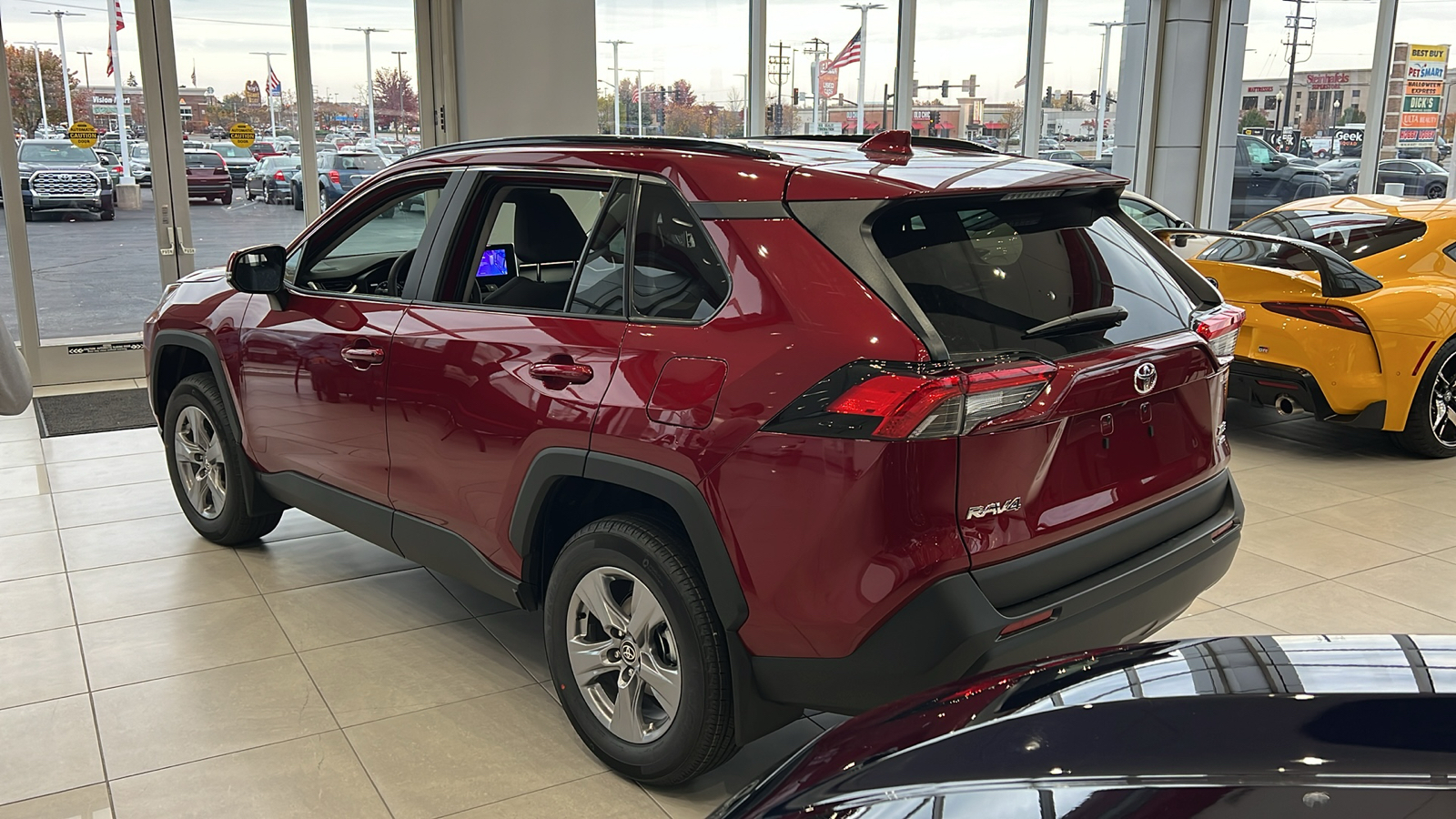 2024 Toyota RAV4 XLE 5