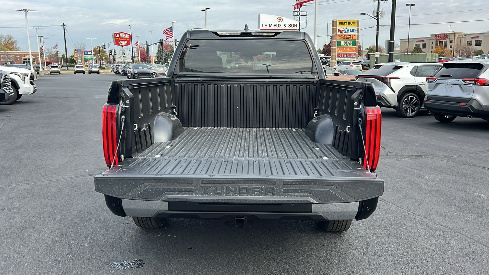 2025 Toyota Tundra SR5 28