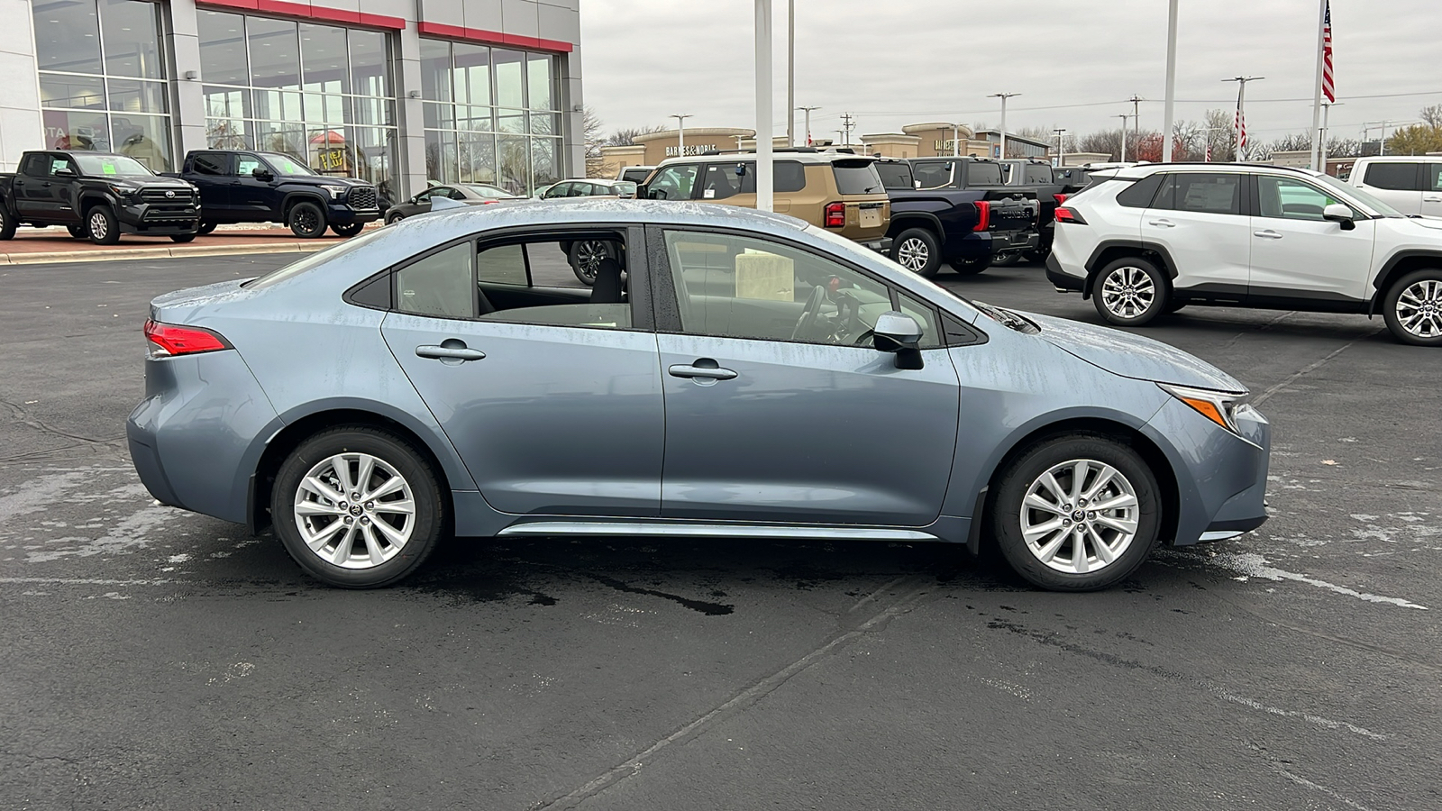 2025 Toyota Corolla Hybrid LE 2