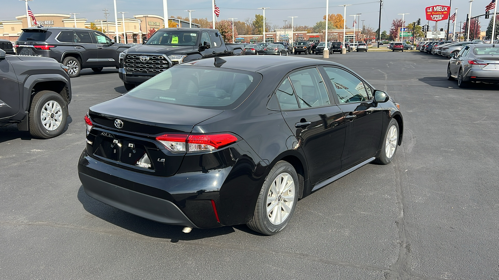 2023 Toyota Corolla LE 3