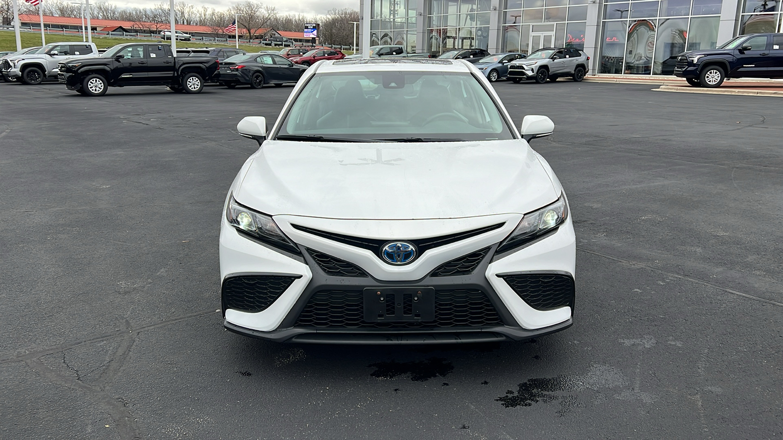 2022 Toyota Camry Hybrid SE 30