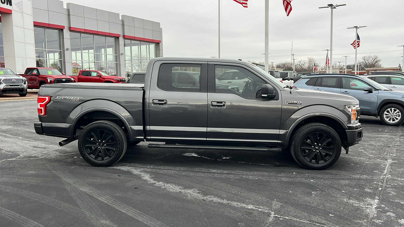 2018 Ford F-150 XLT 2