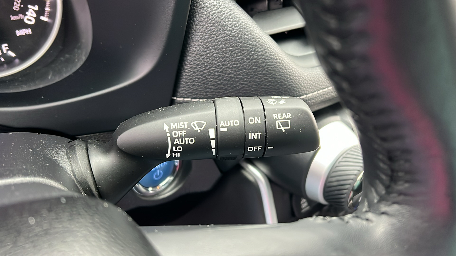 2021 Toyota RAV4 Hybrid XLE Premium 13