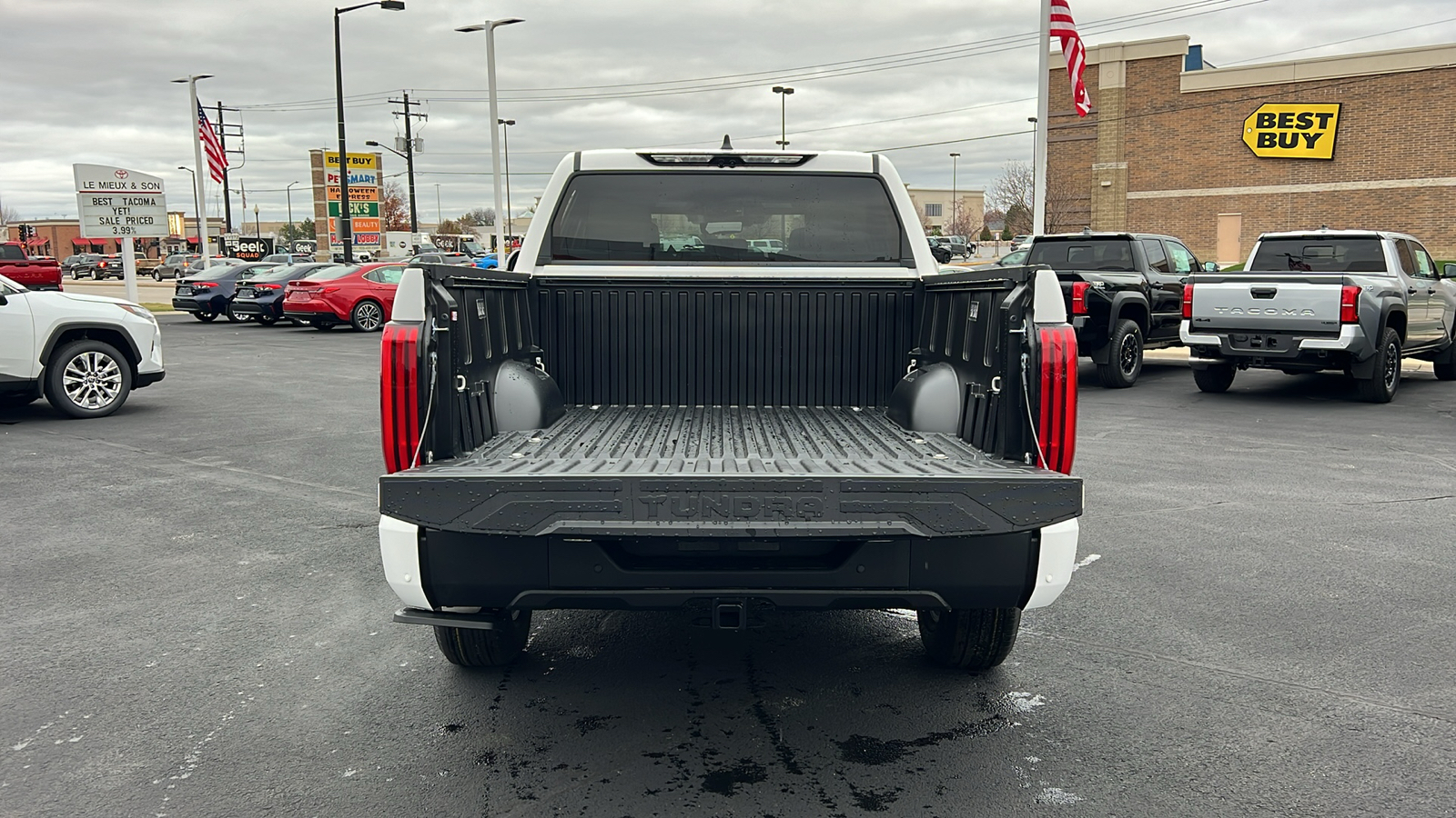 2025 Toyota Tundra SR5 28