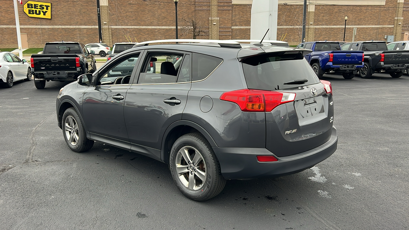 2015 Toyota RAV4 XLE 5