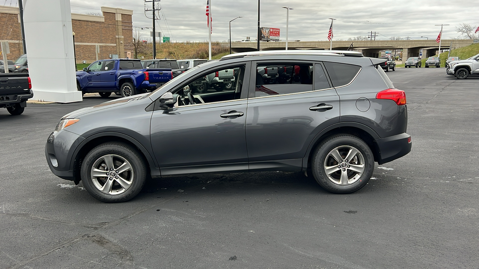 2015 Toyota RAV4 XLE 6