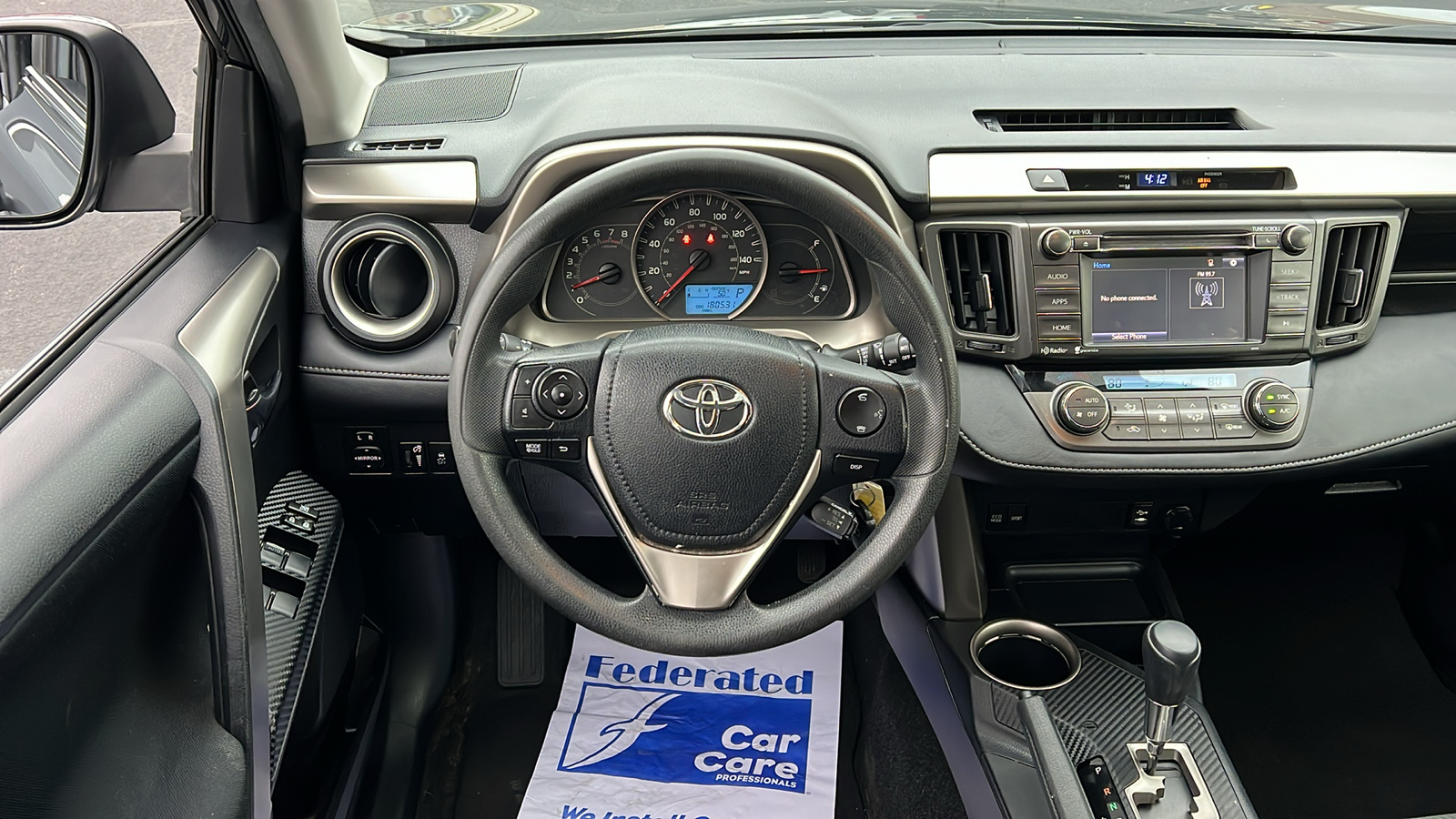 2015 Toyota RAV4 XLE 9