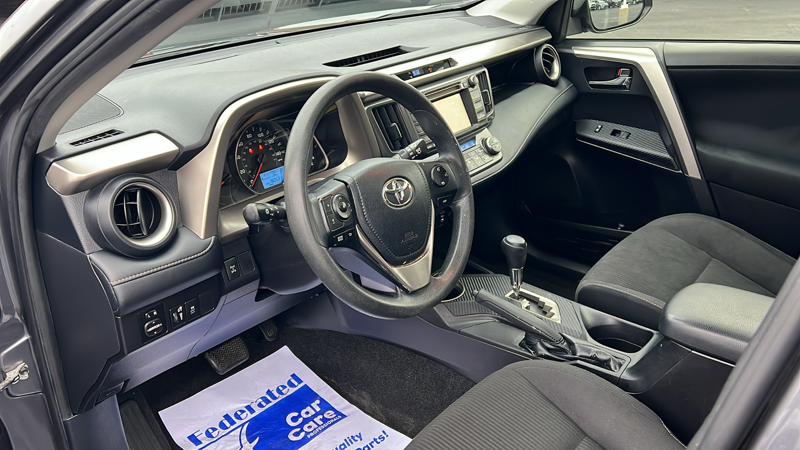 2015 Toyota RAV4 XLE 25