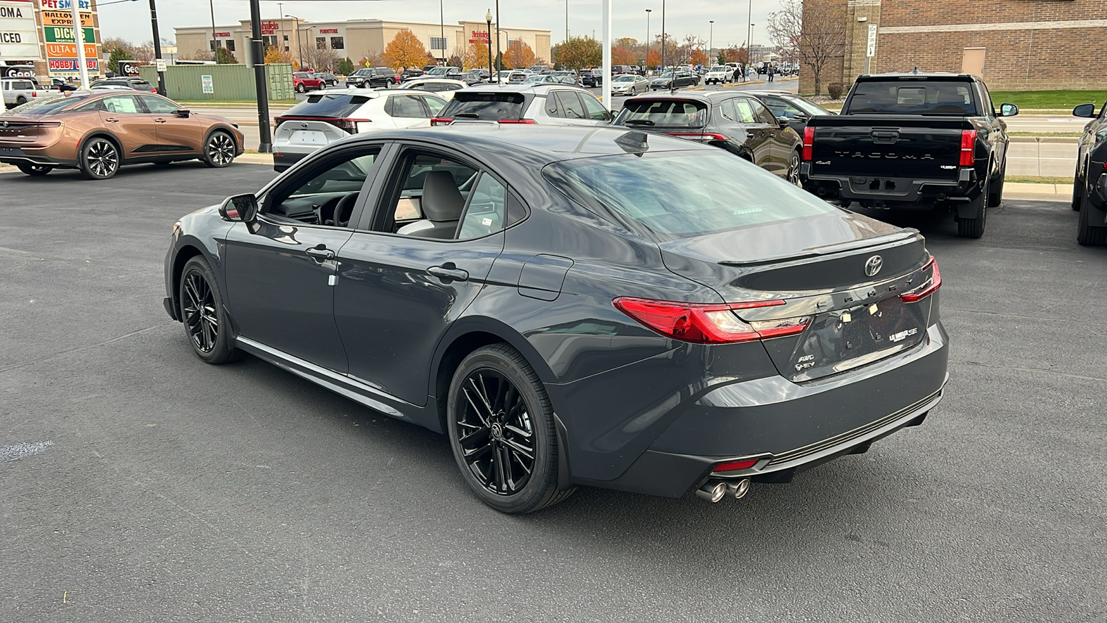 2025 Toyota Camry SE 5