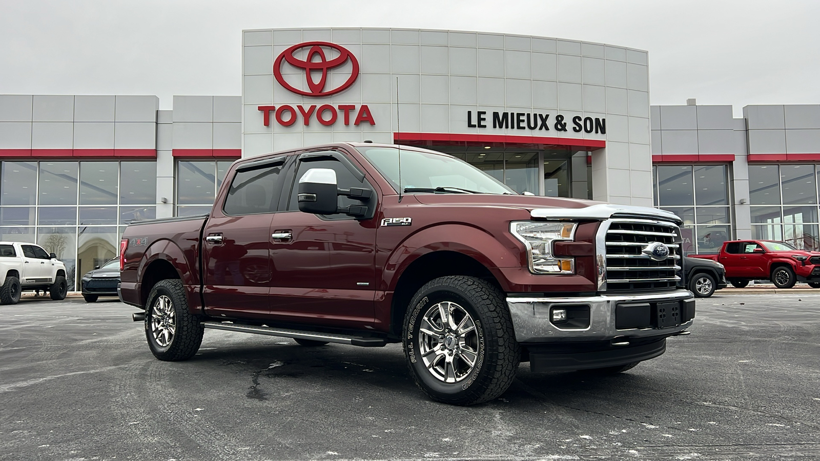 2017 Ford F-150 XLT 1