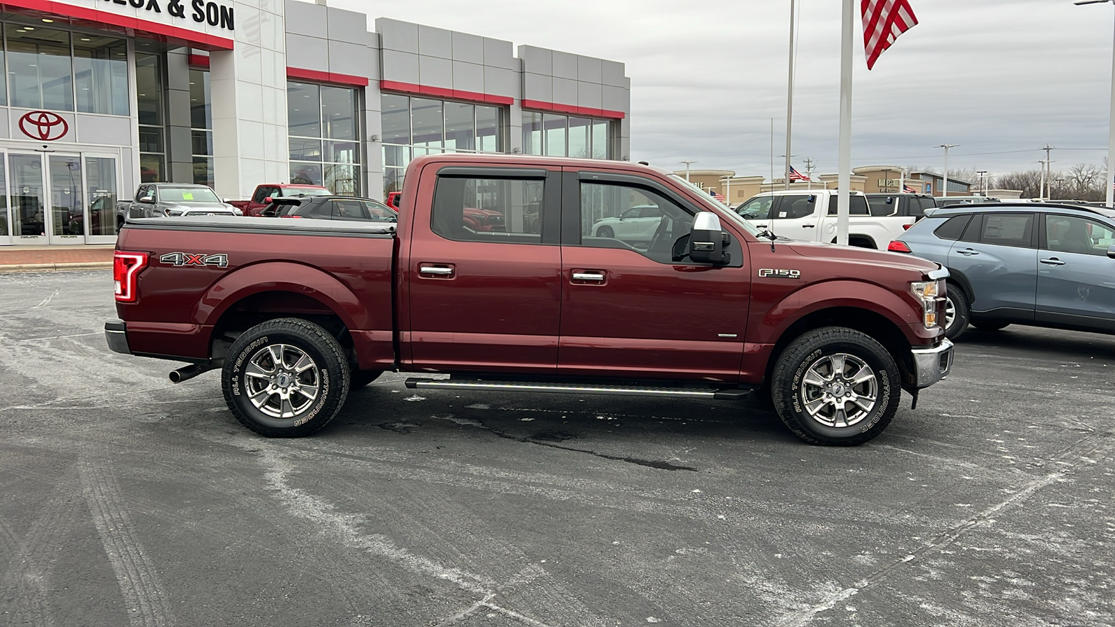 2017 Ford F-150 XLT 2