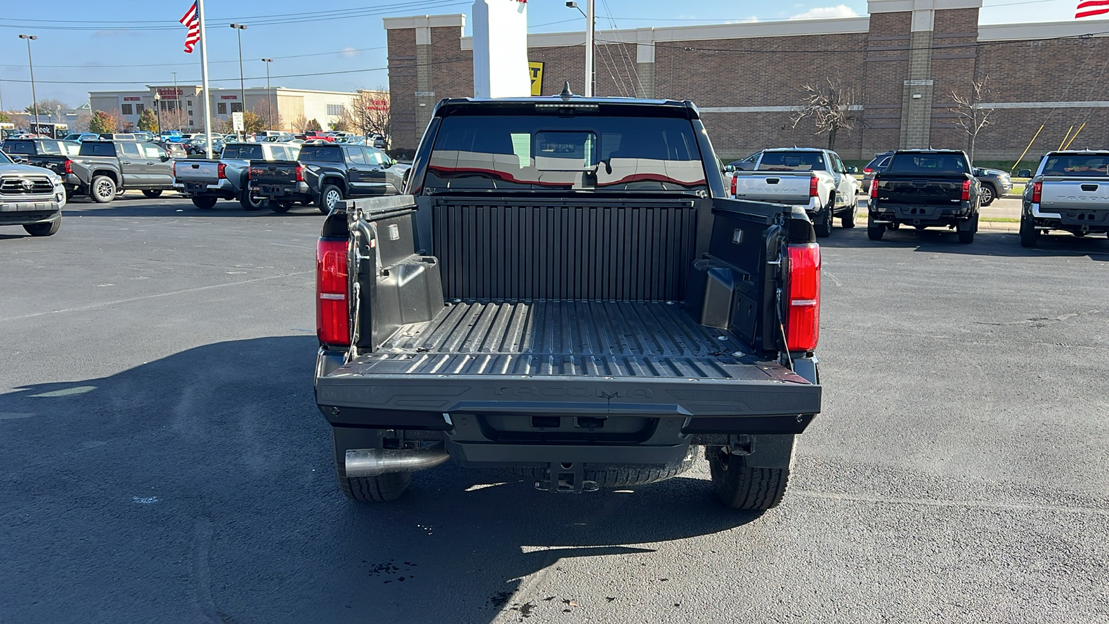 2024 Toyota Tacoma Hybrid TRD Off Road 29