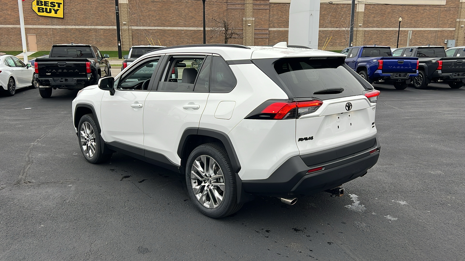 2020 Toyota RAV4 XLE Premium 5