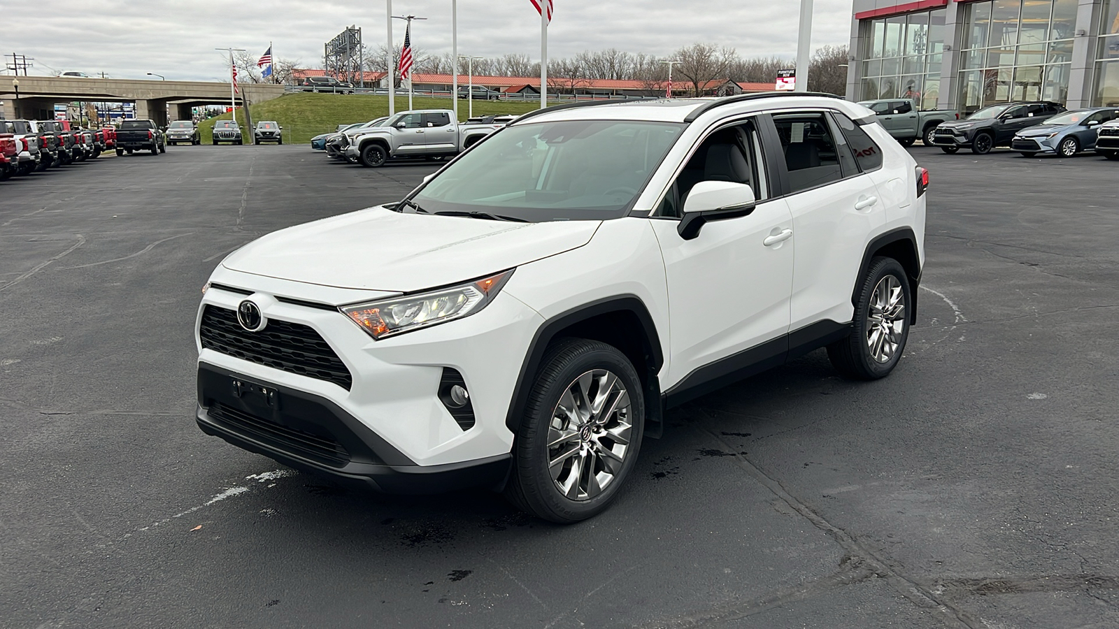 2020 Toyota RAV4 XLE Premium 7