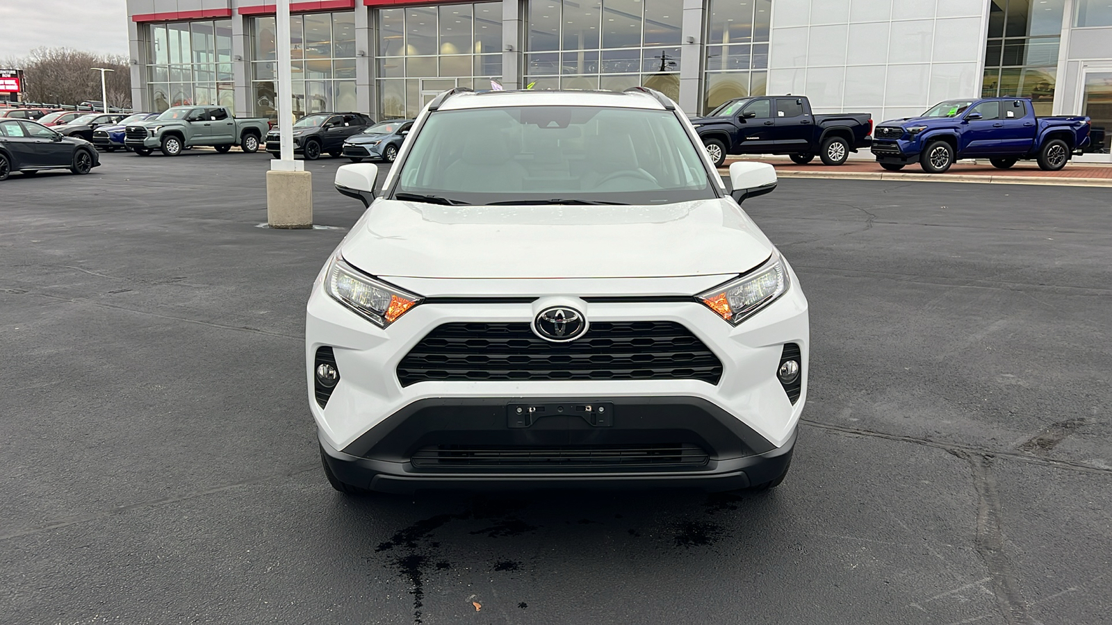 2020 Toyota RAV4 XLE Premium 34