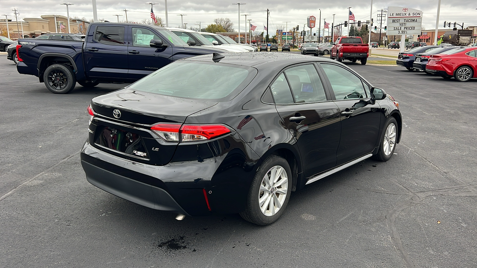 2023 Toyota Corolla LE 3