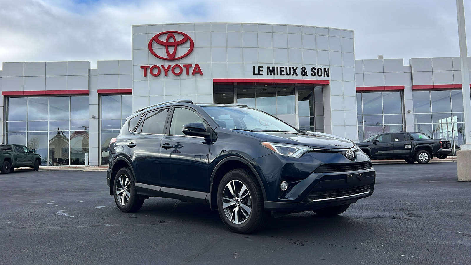 2018 Toyota RAV4 XLE 1