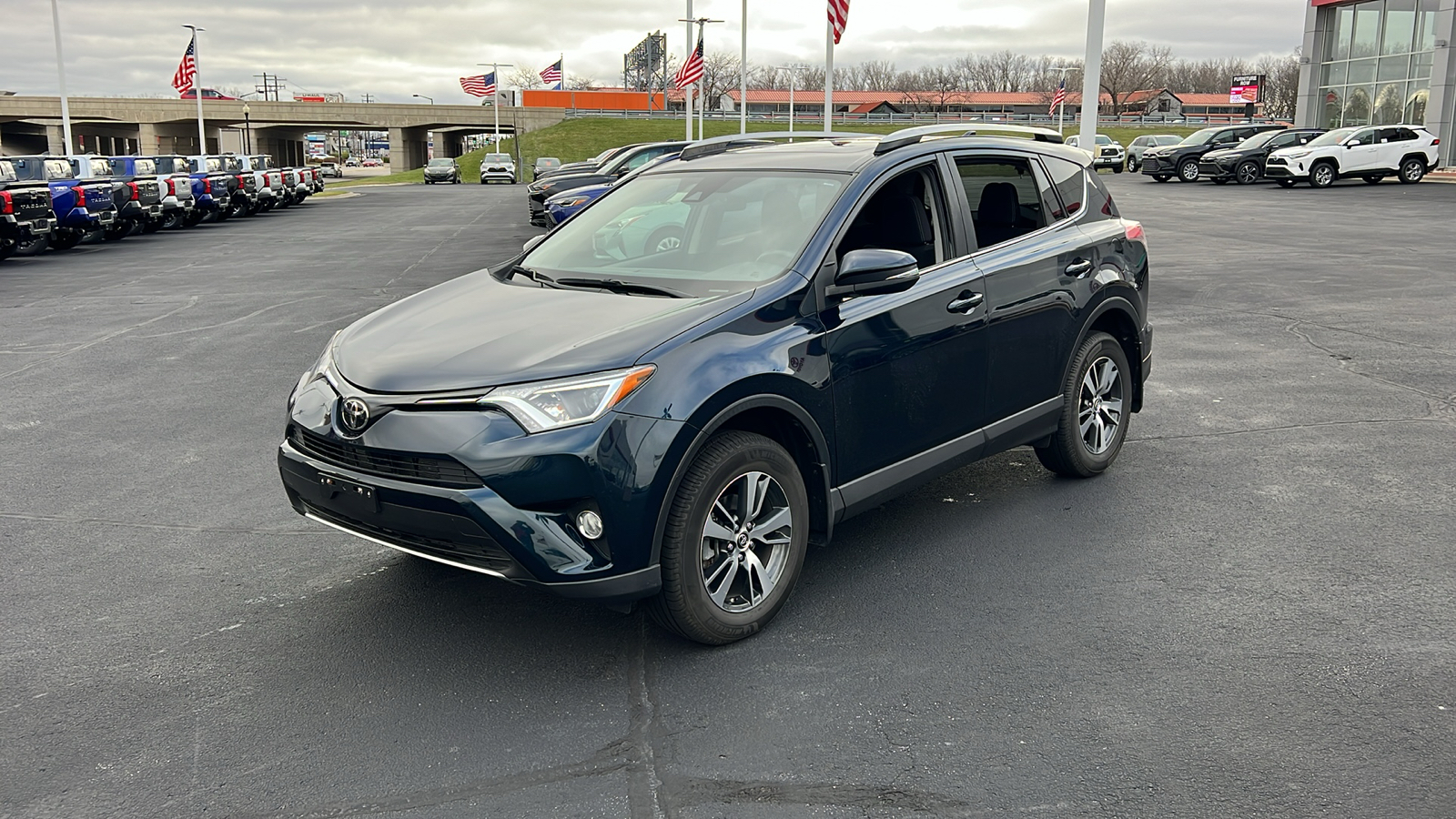 2018 Toyota RAV4 XLE 7