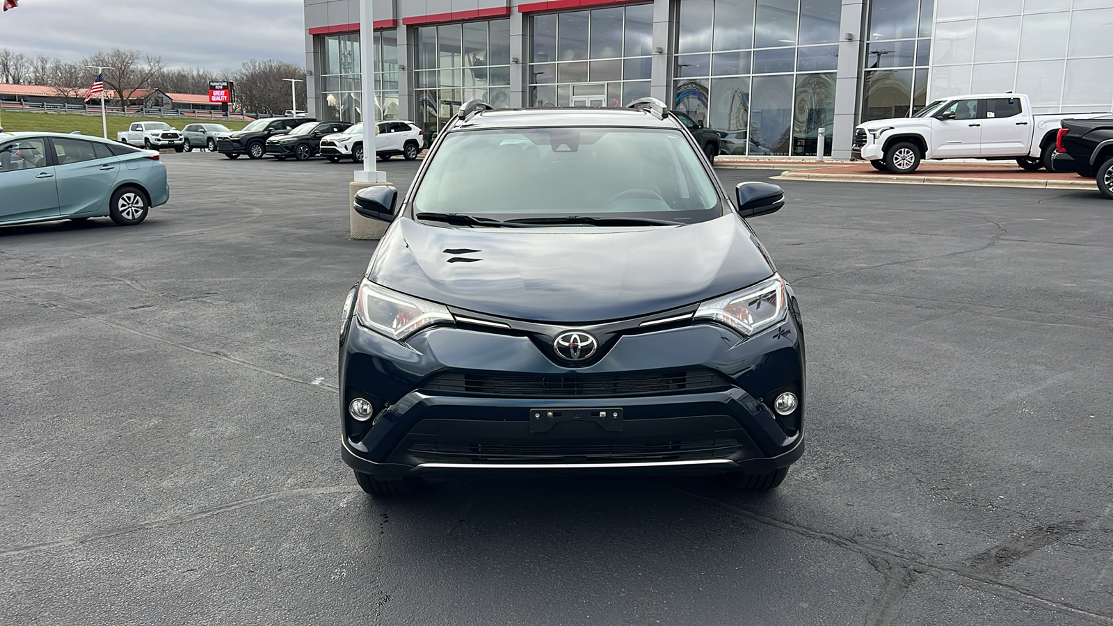 2018 Toyota RAV4 XLE 33