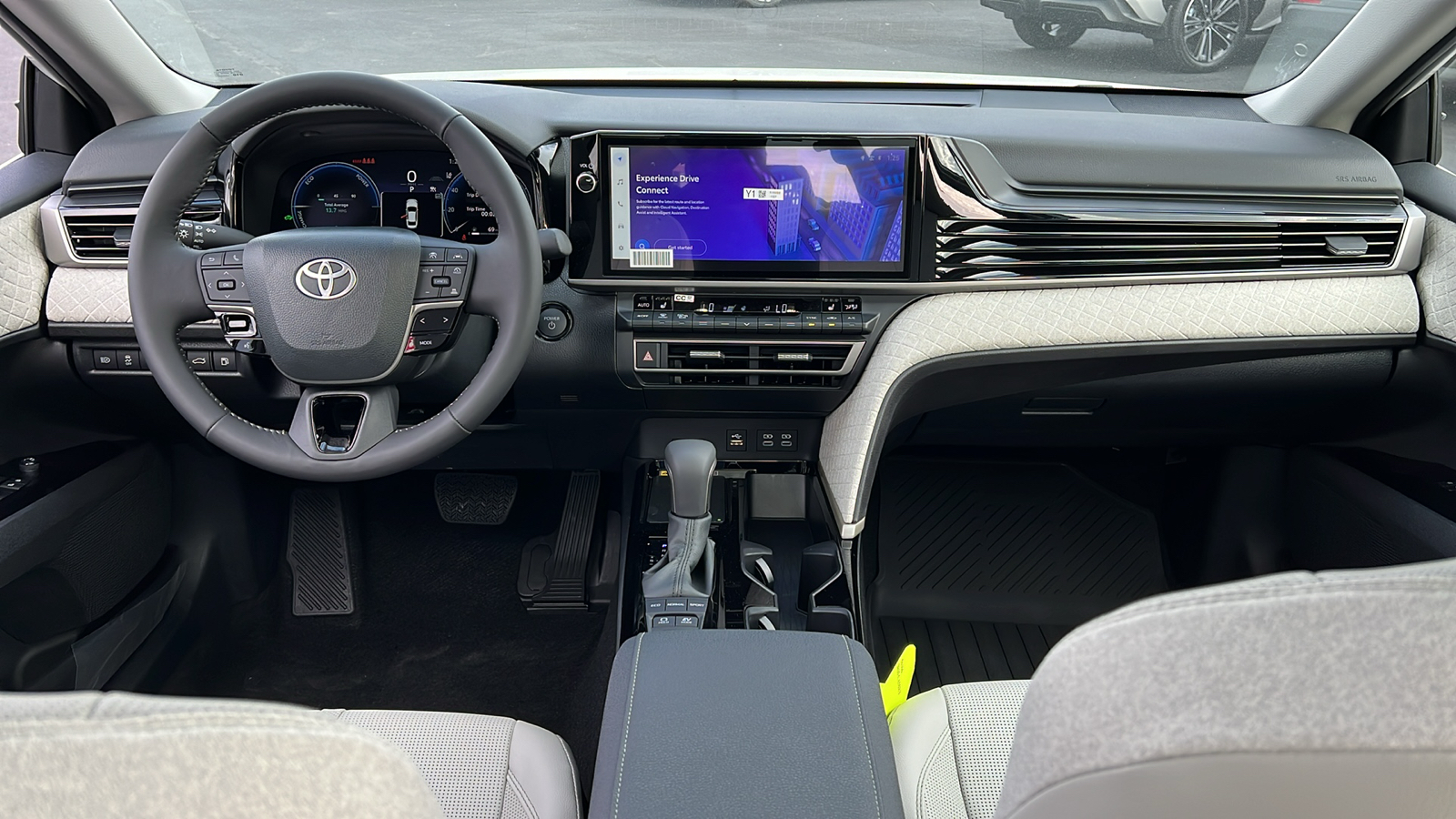 2025 Toyota Camry XLE 8