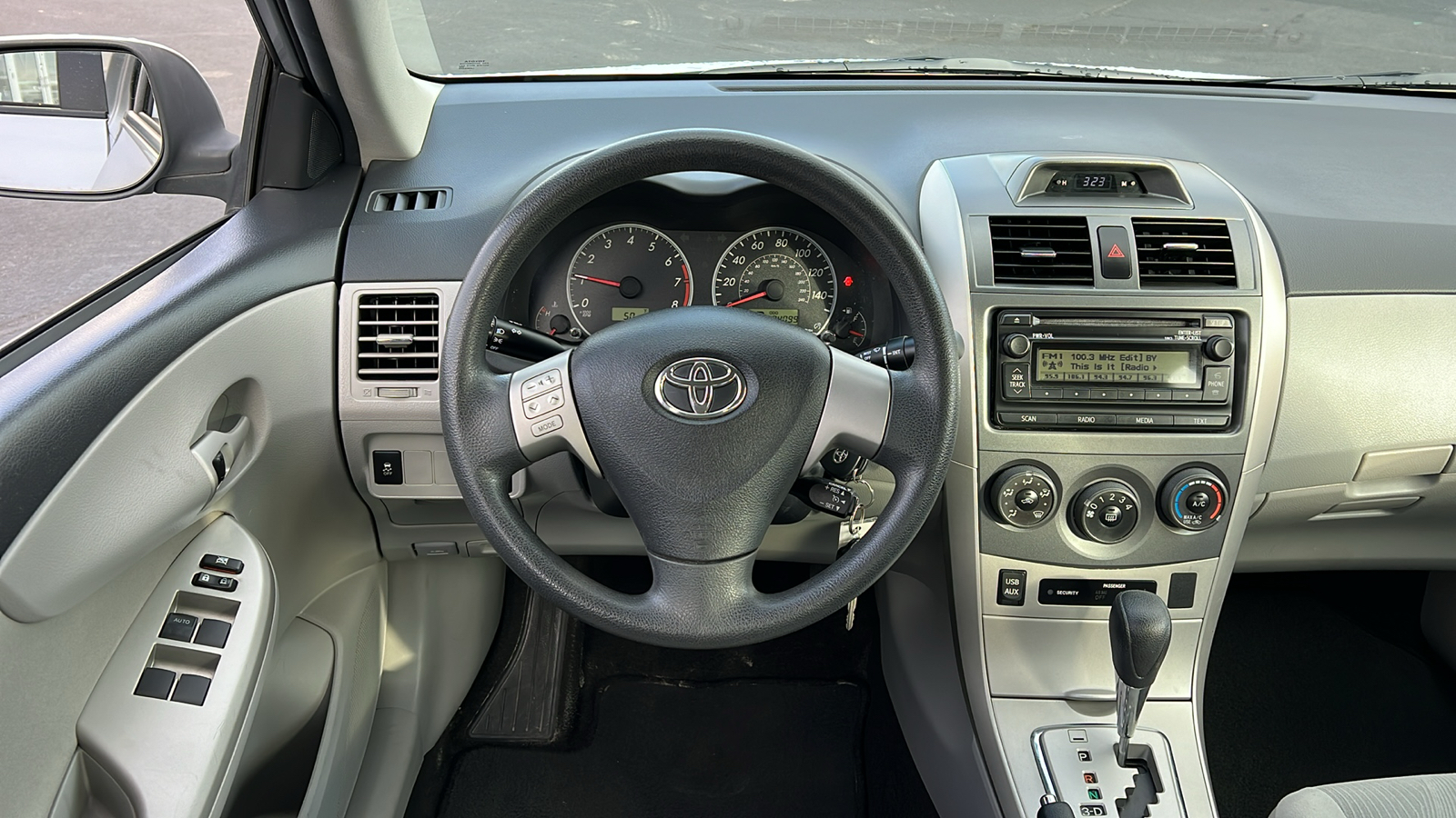 2012 Toyota Corolla LE 9