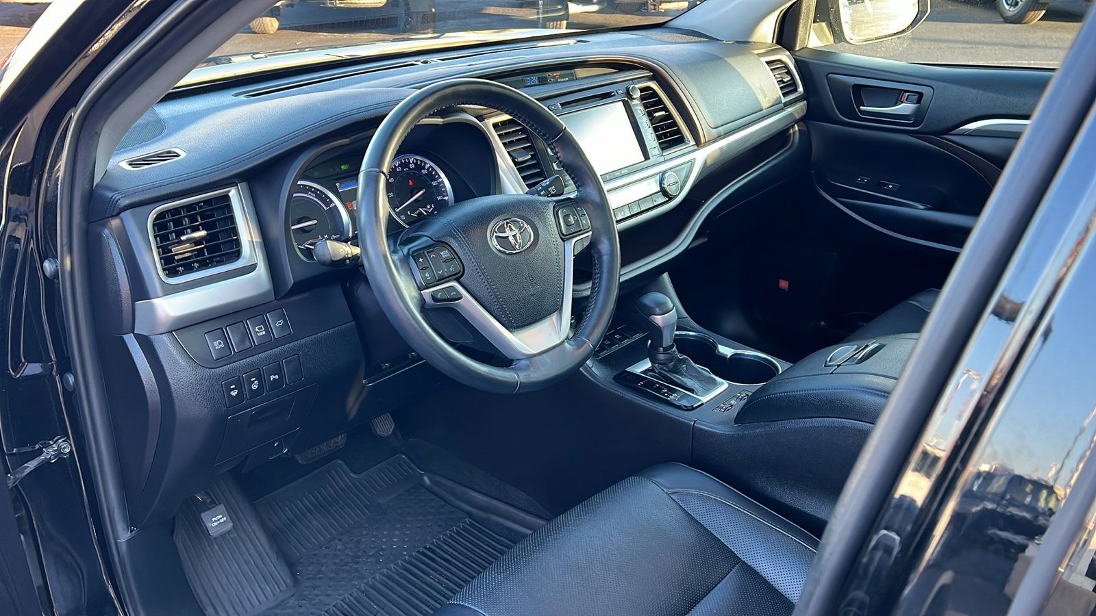 2019 Toyota Highlander Hybrid  27