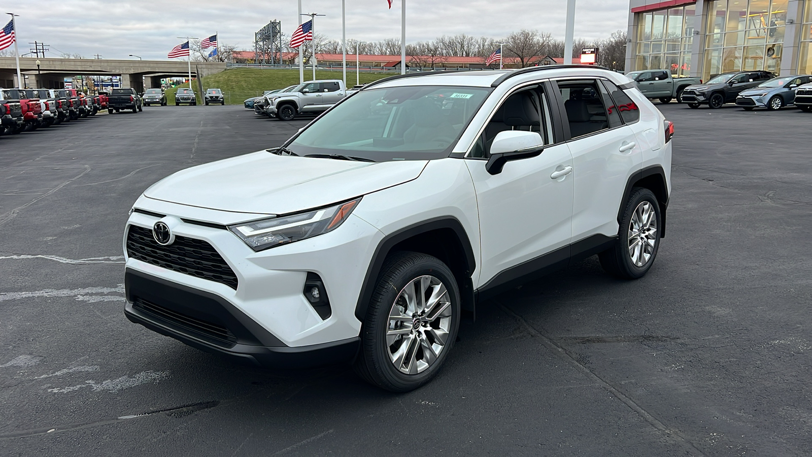 2024 Toyota RAV4 XLE Premium 7