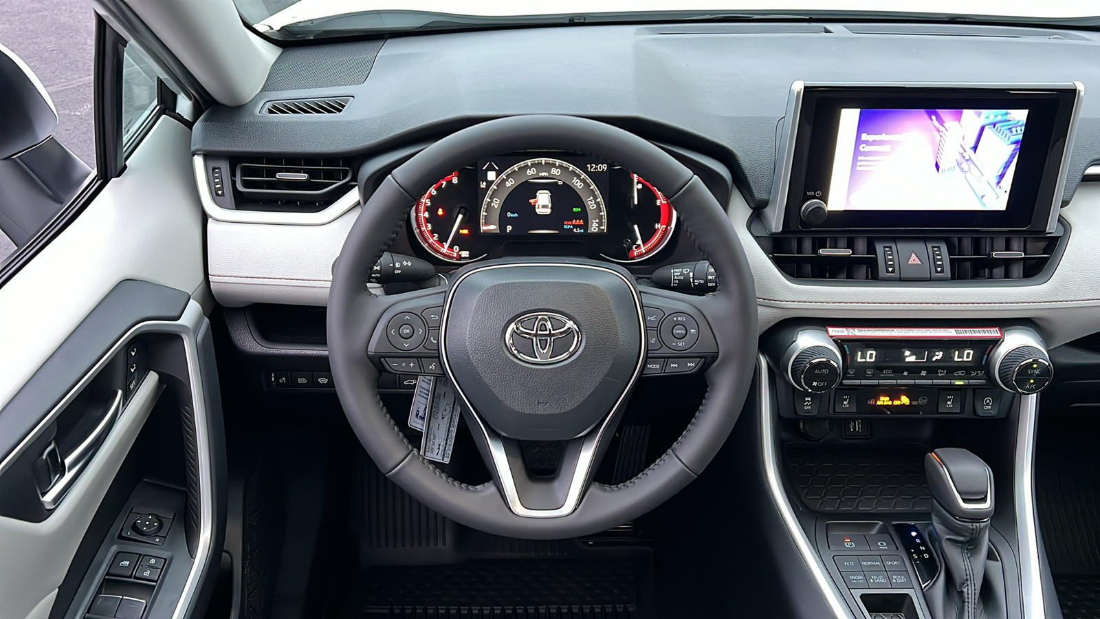 2024 Toyota RAV4 XLE Premium 9