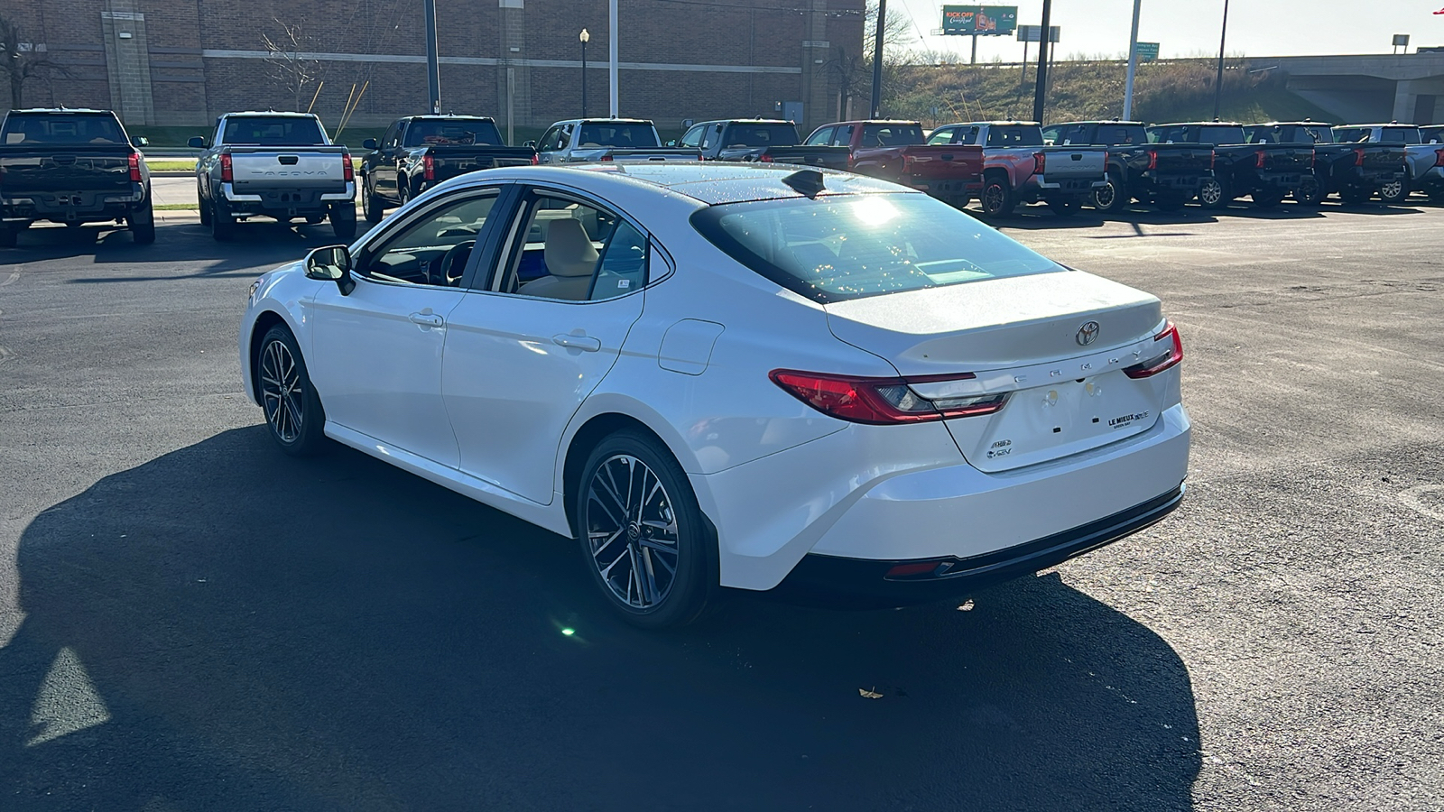 2025 Toyota Camry XLE 5