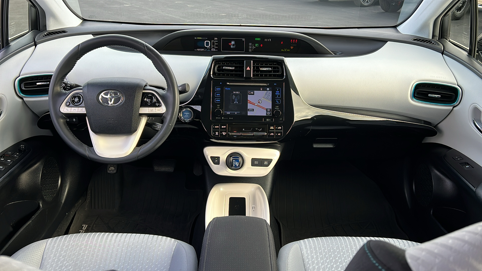 2017 Toyota Prius  8