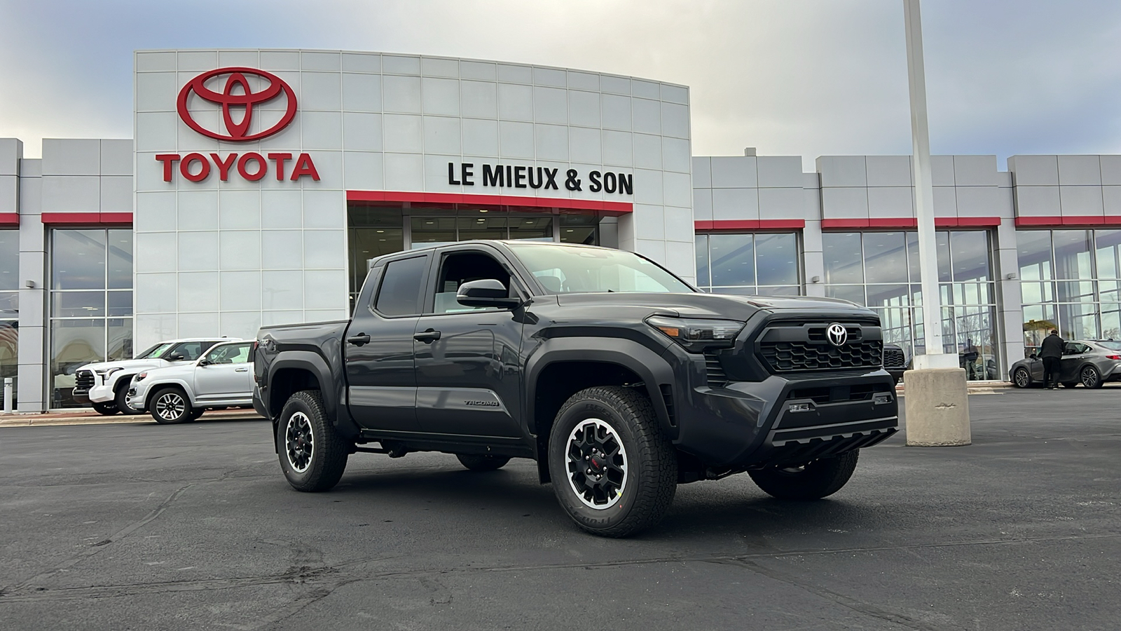 2024 Toyota Tacoma TRD Off-Road 1