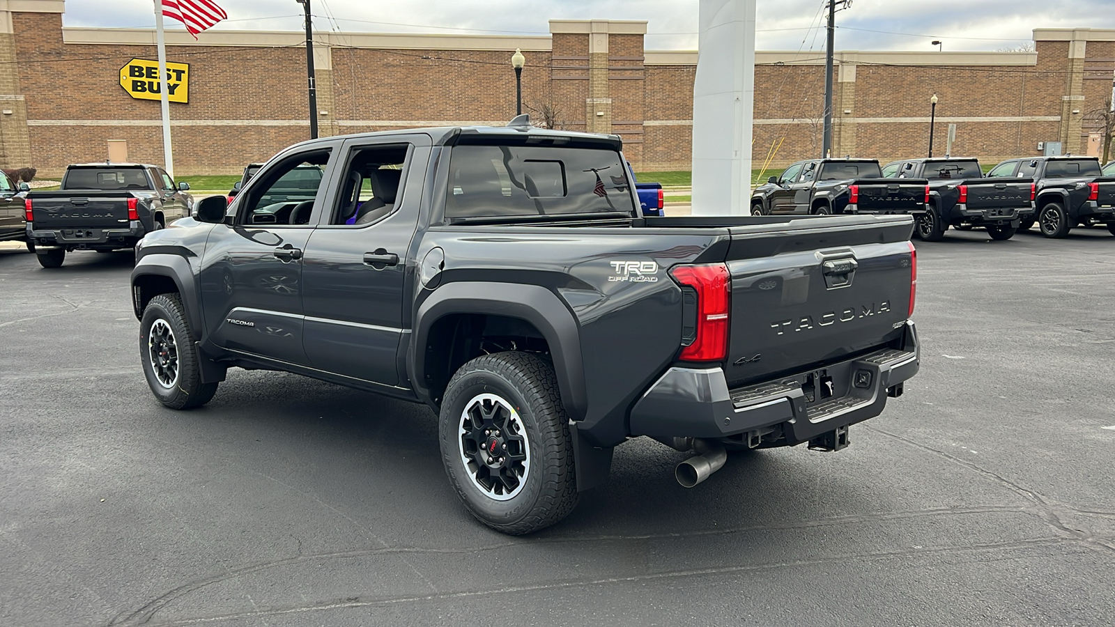 2024 Toyota Tacoma TRD Off-Road 5