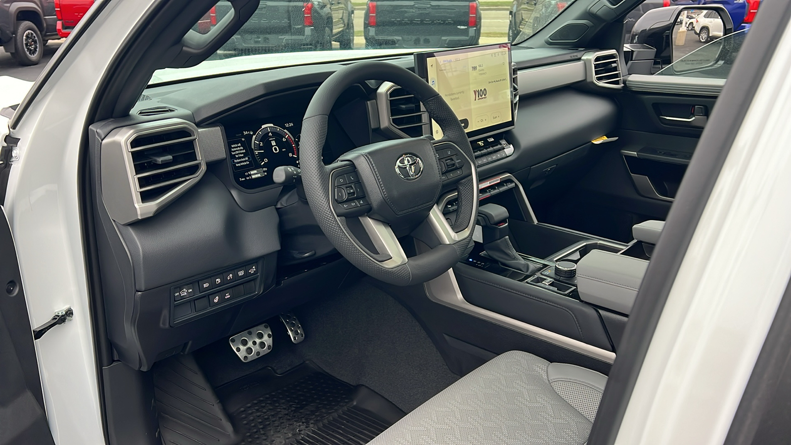 2025 Toyota Tundra Hybrid Limited 26